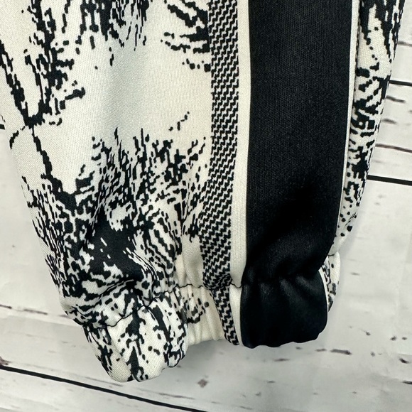 Cream and Black Women's Track Suit - Picture 6 of 6